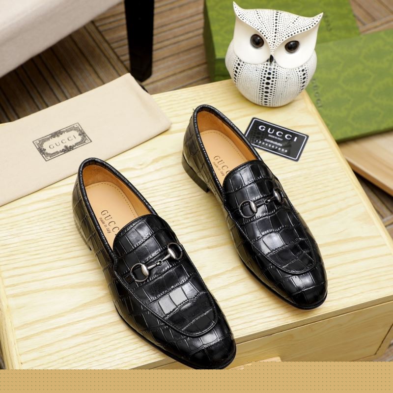 G*u*i leather shoes